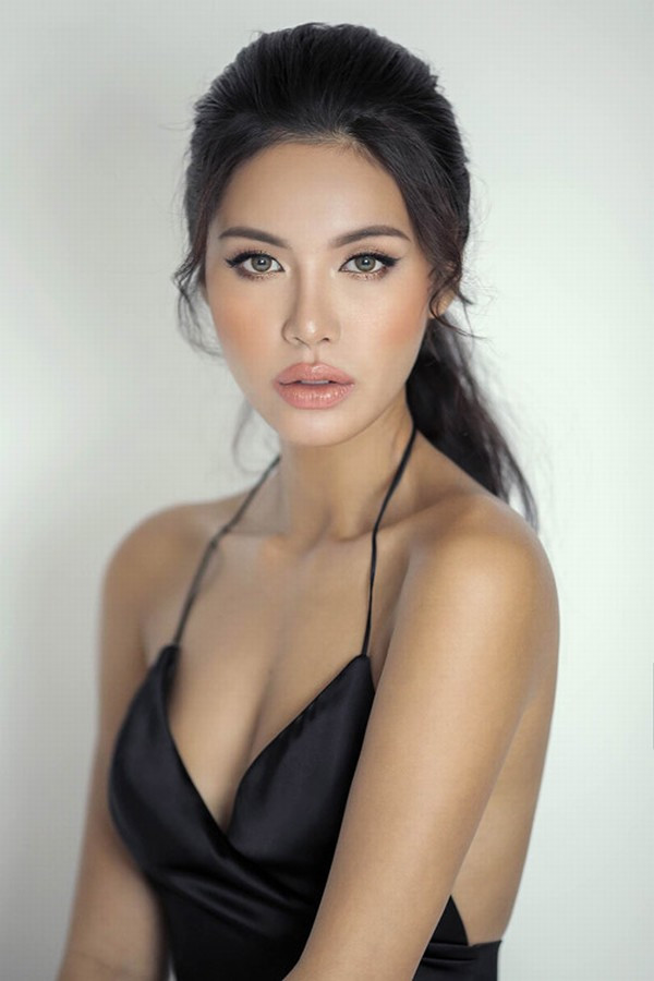Hình ảnh của Minh Tú được xây dựng theo phong cách gợi cảm, sắc sảo...