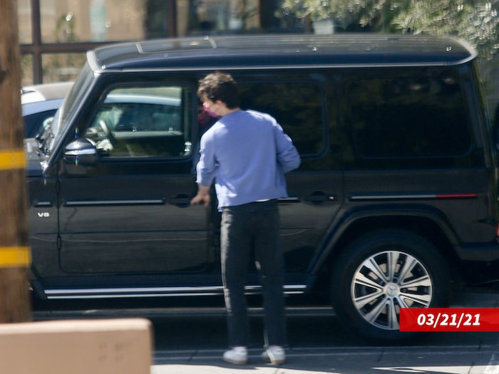 Chiếc siêu xe trị giá khoảng 11 tỷ.