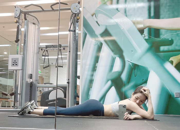 Lệ Quyên liên tục đăng ảnh khoe ngực đầy, mông cong chứng minh bản thân không hề gầy