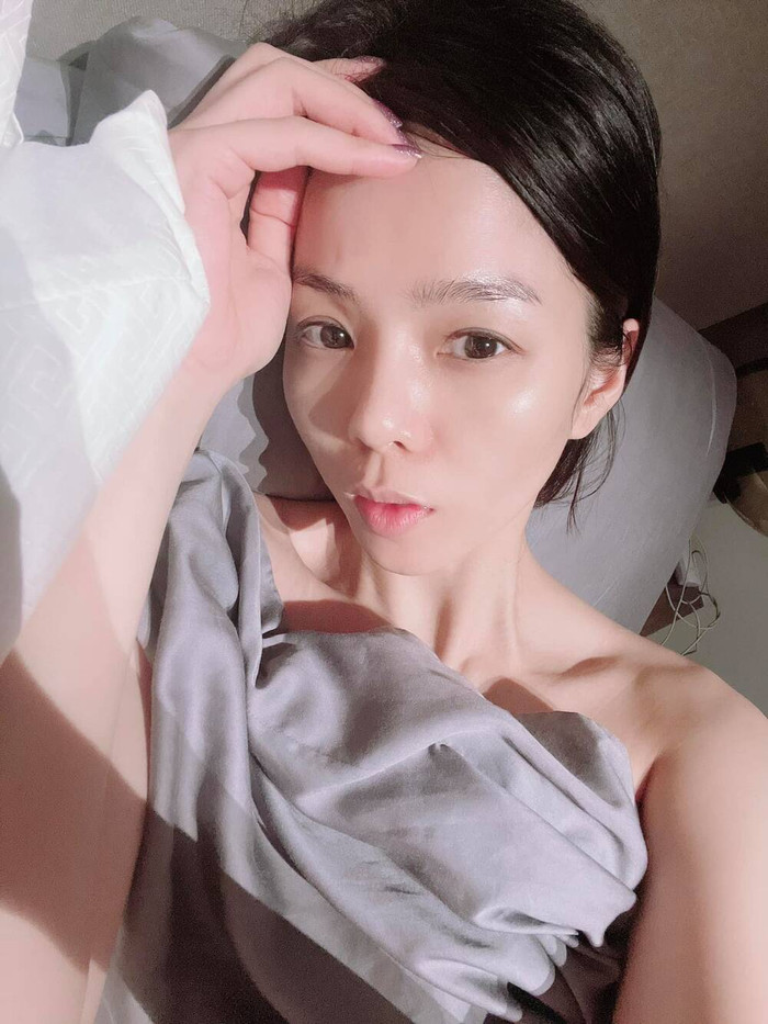 Lệ Quyên liên tục bị fan nhắc nhở vì gương mặt gầy, hốc hác nhìn như thiếu chất