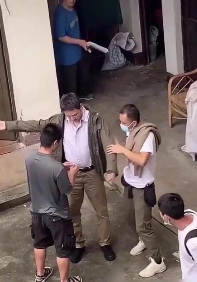 Thời điểm 'béo bụng' của Phùng Thiệu Phong