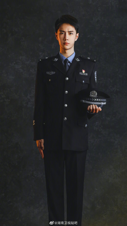 Phim mới của Vương Nhất Bác tung poster: Ánh mắt kiên định hớp hồn của nam diễn viên tạo thành điểm nhấn Ảnh 3