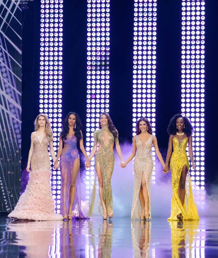 May mắn hơn Ngọc Thảo, trong đêm chung kết hoa hậu Guatemala về đích ở vị trí Á hậu 2 dừng chân trước đối thủ Philippines và Mỹ.