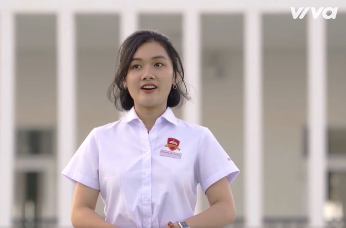 Vì nhiều thay đổi trong cuộc sống gia đình, Triều Giang bắt đầu nổi loạn hơn