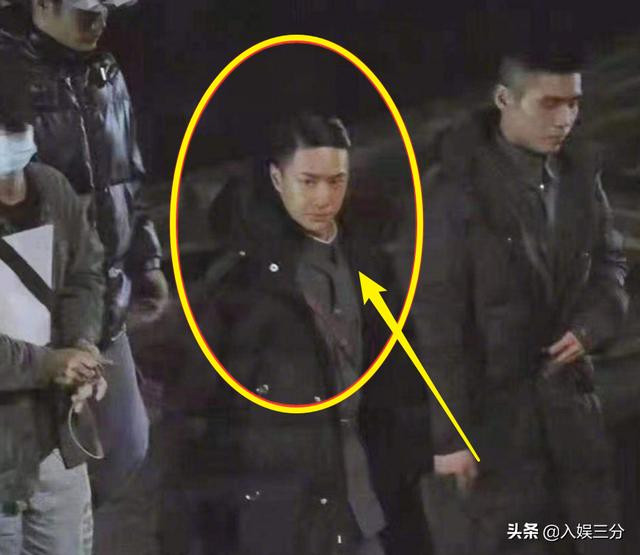 Vương Nhất Bác trông cực kì đáng yêu trên phim trường thời Dân Quốc Ảnh 4