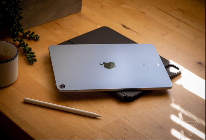 Một chiếc iPad Pro của Apple. (Ảnh minh hoạ: The Verge)