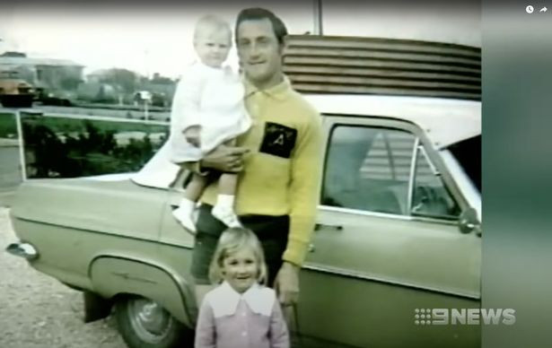 Geoffrey Adams và hai con