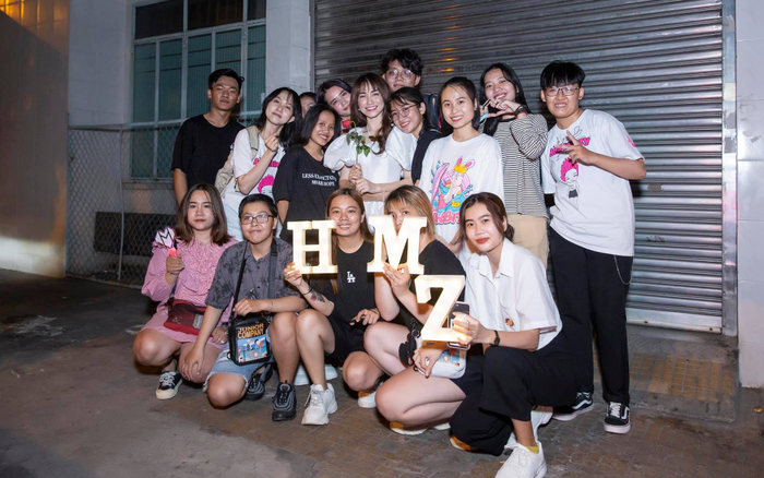 Bí mật 'tự khui' của Hoà Minzy, cứ diễn xong là trốn vào hẻm 