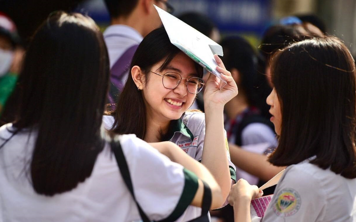 Đề Văn về cách sử dụng ngôn ngữ của giới trẻ khiến học sinh 'toát mồ hôi' Ảnh 2