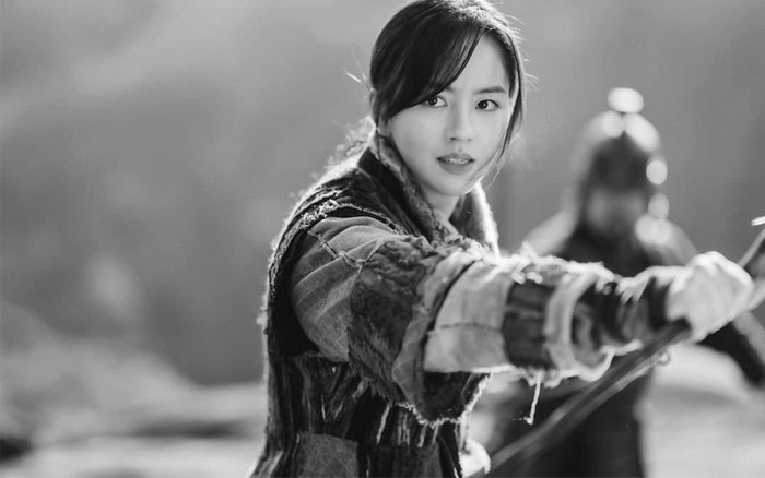 'Sông đón trăng lên': Kim So Hyun ôm mộng đế vương bắt đầu từ việc xây dựng quân đội phò cha giết giặc Ảnh 2