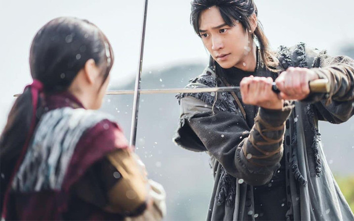'Sông đón trăng lên': Na In Woo trưởng thành sẵn sàng cầm kiếm để bảo vệ công chúa Kim So Hyun Ảnh 2