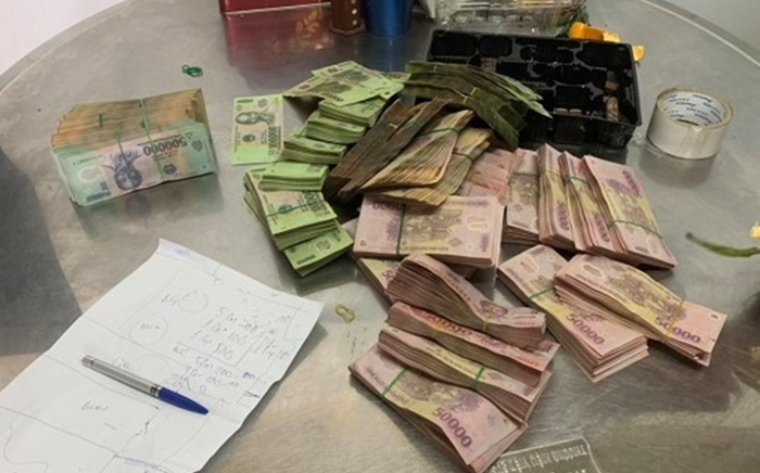 Nghi chồng ngoại tình, vợ dựng lên màn kịch bị kẻ trộm lấy đi 500 triệu đồng Ảnh 2