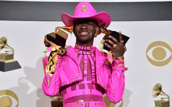 Lil Nas X đáp trả cực gắt khi bị chỉ trích MV không phù hợp với trẻ em Ảnh 2
