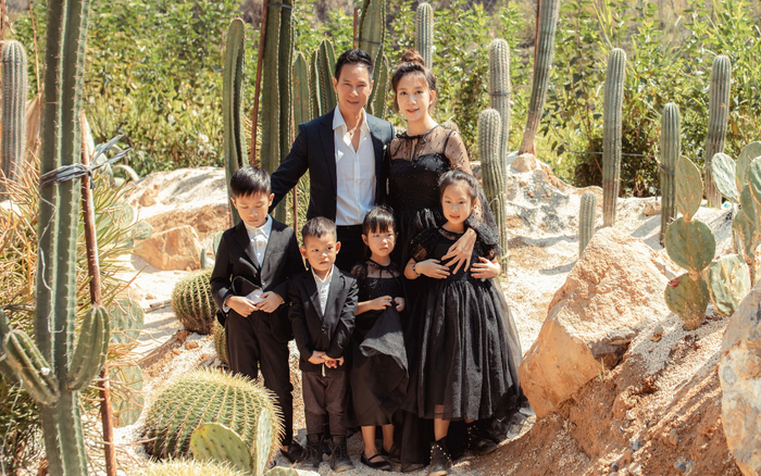 Lý Hải - Minh Hà mừng sinh nhật thứ 36 của 'nóc nhà', nhưng trang phục hình như hơi trầm Ảnh 2