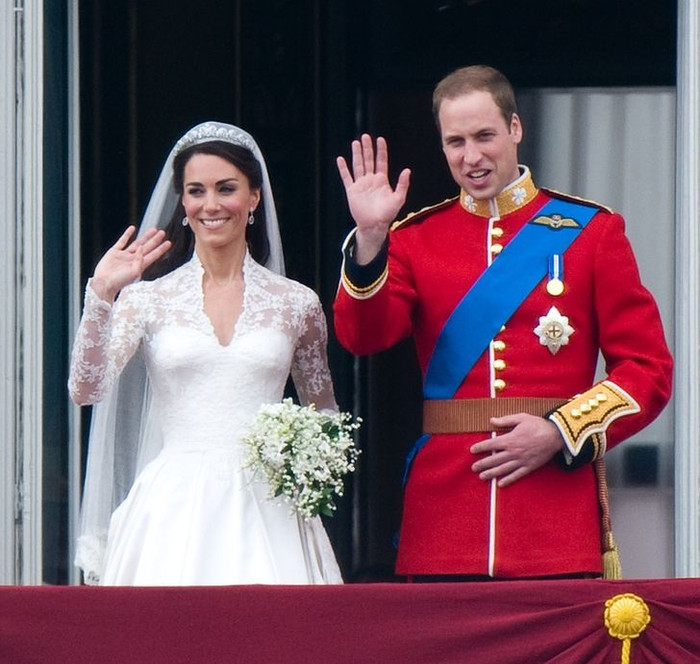 11 lần Nữ hoàng Elizabeth phá vỡ nguyên tắc Hoàng gia Ảnh 6