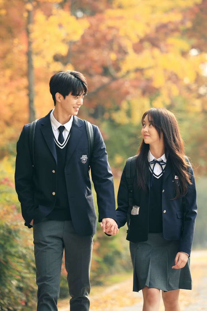 Các công ty quản lý K-Pop làm gì khi biết thực tập sinh hẹn hò? Ảnh 3