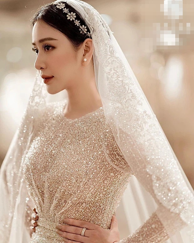 Rich kid bí ẩn của hội con nhà giàu xuất hiện với hình ảnh khoe đường cong nóng bỏng Ảnh 8