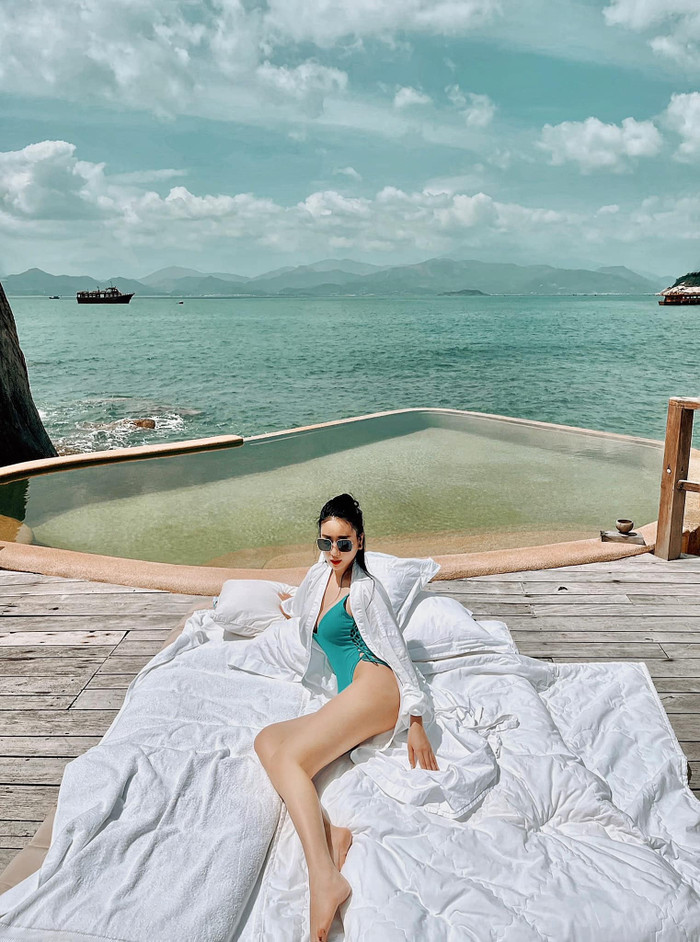 Rich kid bí ẩn của hội con nhà giàu xuất hiện với hình ảnh khoe đường cong nóng bỏng Ảnh 6