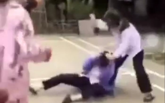 Nữ sinh Hải Phòng bị nhóm bạn đánh tới tấp do mâu thuẫn từ việc mua hàng của nhau Ảnh 2