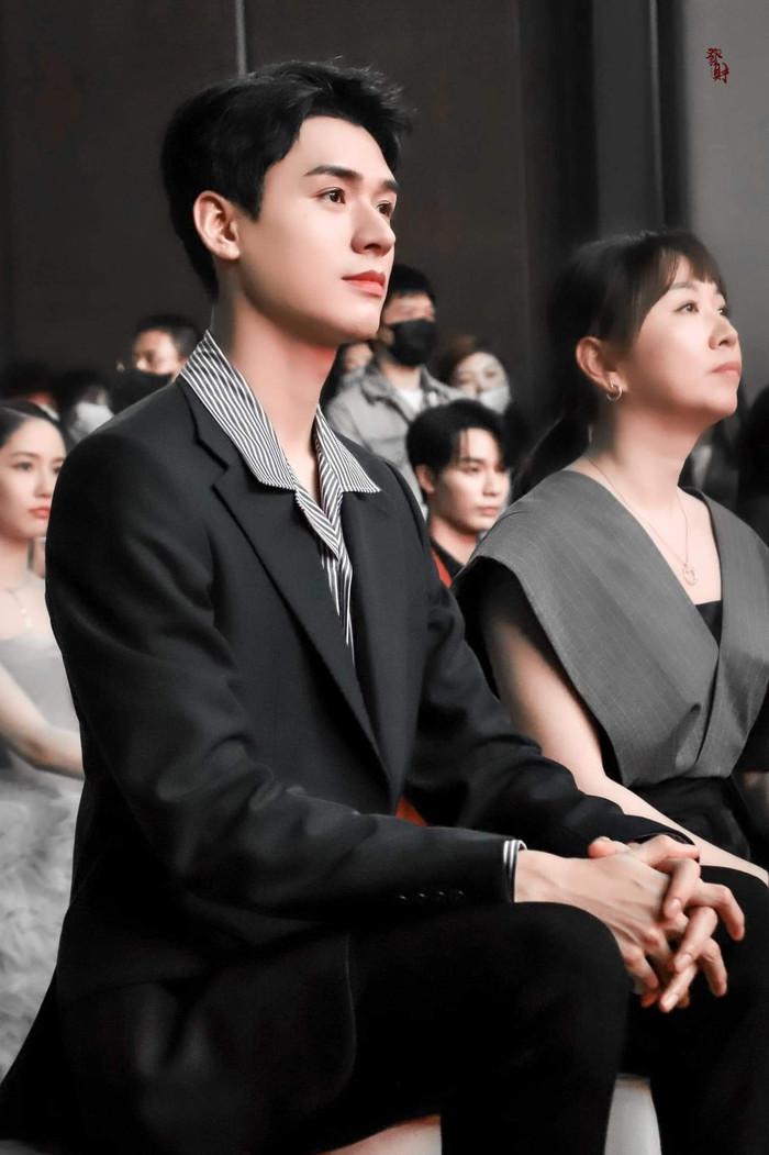 Ảnh Cung Tuấn chưa qua chỉnh sửa lên hot search: 'Anh đắp mặt nạ 400 NDT hả anh?' Ảnh 8