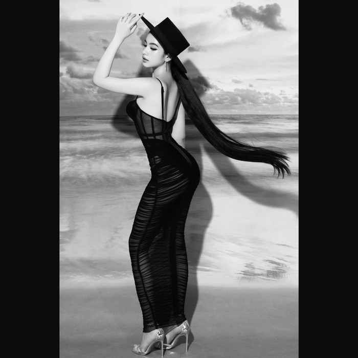 Bộ ảnh thời trang mang đến vẻ đẹp cổ điển thập niên 90s