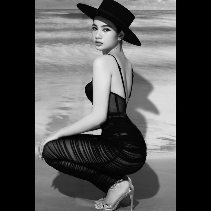 Tình trẻ chồng cũ Lệ Quyên cùng ekip chọn layout trắng đen, thả dáng quyến rũ trước ống kính 