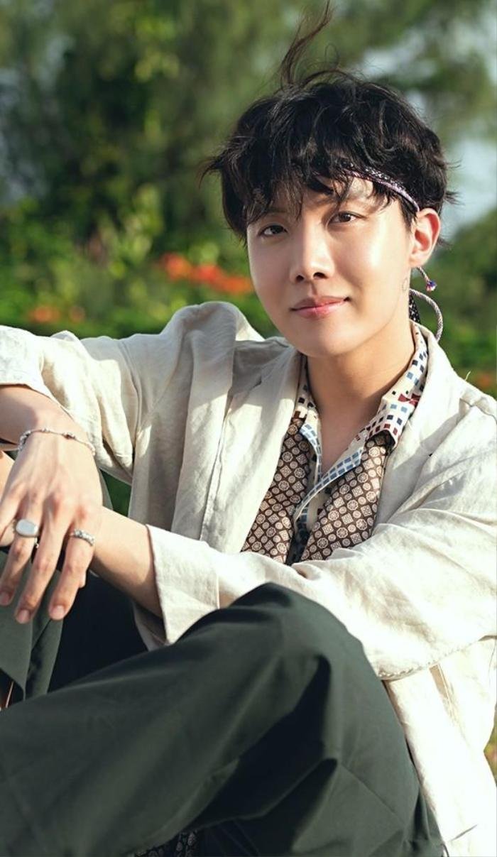 Fan phẫn nộ vì trang tin Mỹ 'bỏ quên' J-Hope tận 9 lần trong bài đăng về BTS Ảnh 9