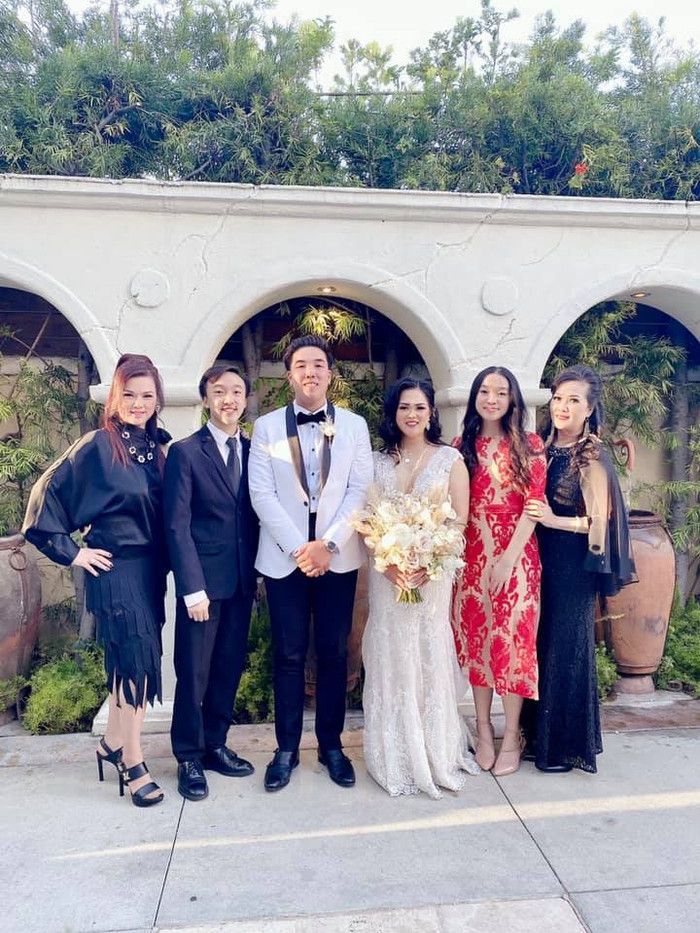 Chị Bé Heo tươi tắn, ăn vận trẻ trung đi đám cưới 1 người thân Ảnh 3