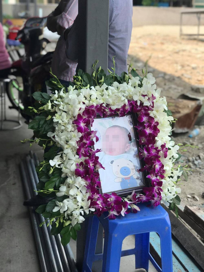 Di ảnh cháu bé mới 2 tháng tuổi ra đi trong vụ cháy kinh hoàng