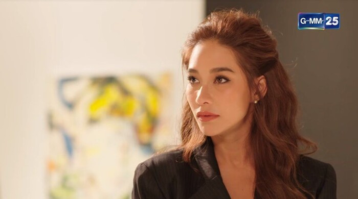 Ploy trong vai Reya phim Thủ Đoạn Tình Trường: Dục Vọng Chiếm Hữu