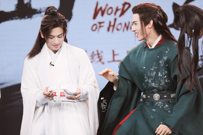 Fan của Trương Triết Hạn - Cung Tuấn gây chiến với fan Vương Nhất Bác Ảnh 5