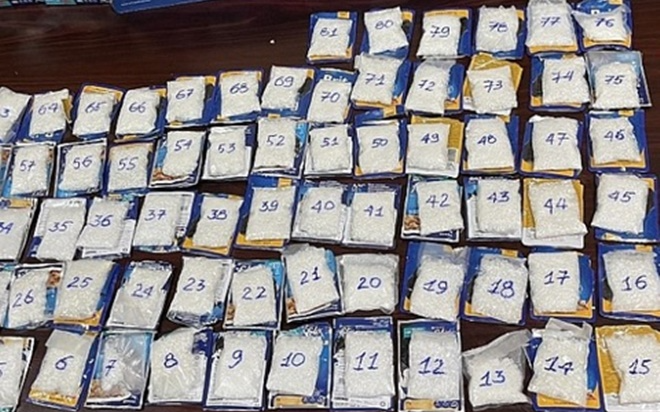 Bắt lô ma túy trị giá hơn 4 tỉ đồng cất giấu trong gói thức ăn cho mèo ở sân bay Tân Sơn Nhất Ảnh 2