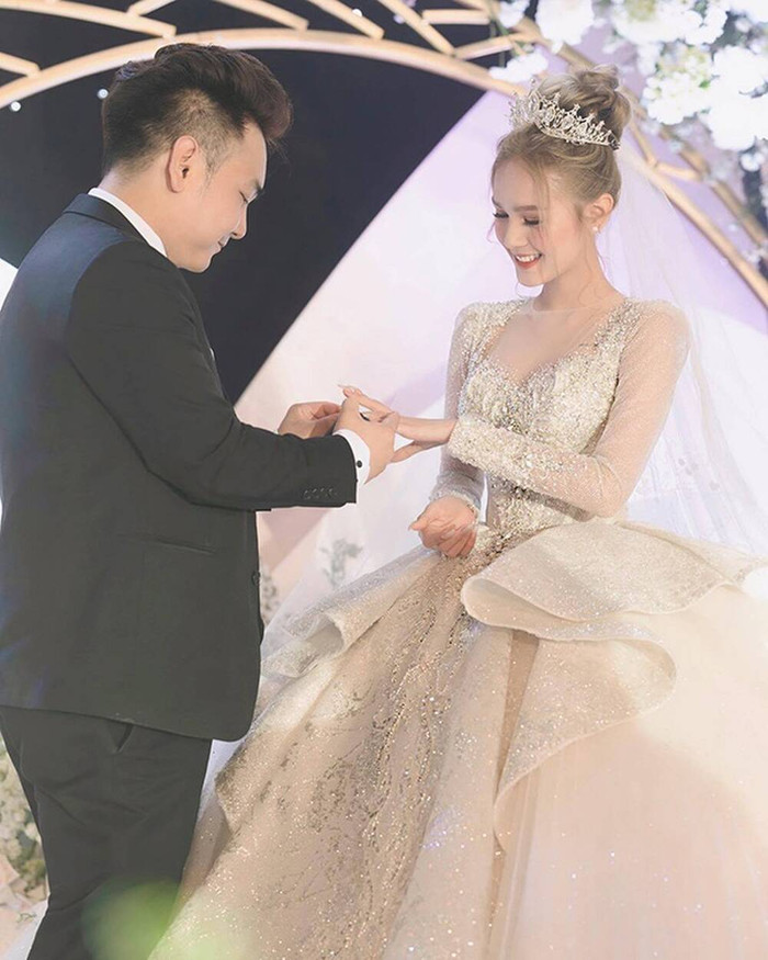 Xemesis và Xoài Non trong đám cưới