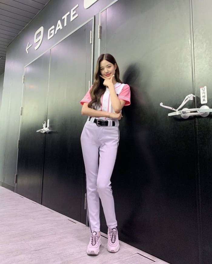 Những nữ thần tượng Kpop khiến fan 'phát hờn' vì chiều cao ấn tượng trên 1m7: ITZY có đến 2 đại diện Ảnh 10