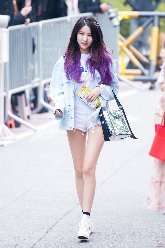 Những nữ thần tượng Kpop khiến fan 'phát hờn' vì chiều cao ấn tượng trên 1m7: ITZY có đến 2 đại diện Ảnh 15