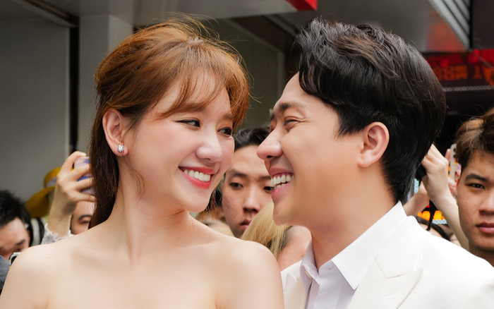 Trấn Thành quấn quýt Hari Won, hài hước 'bóc' bà xã: 'Ở nhà tôi là vợ còn bả vai mẹ' Ảnh 2