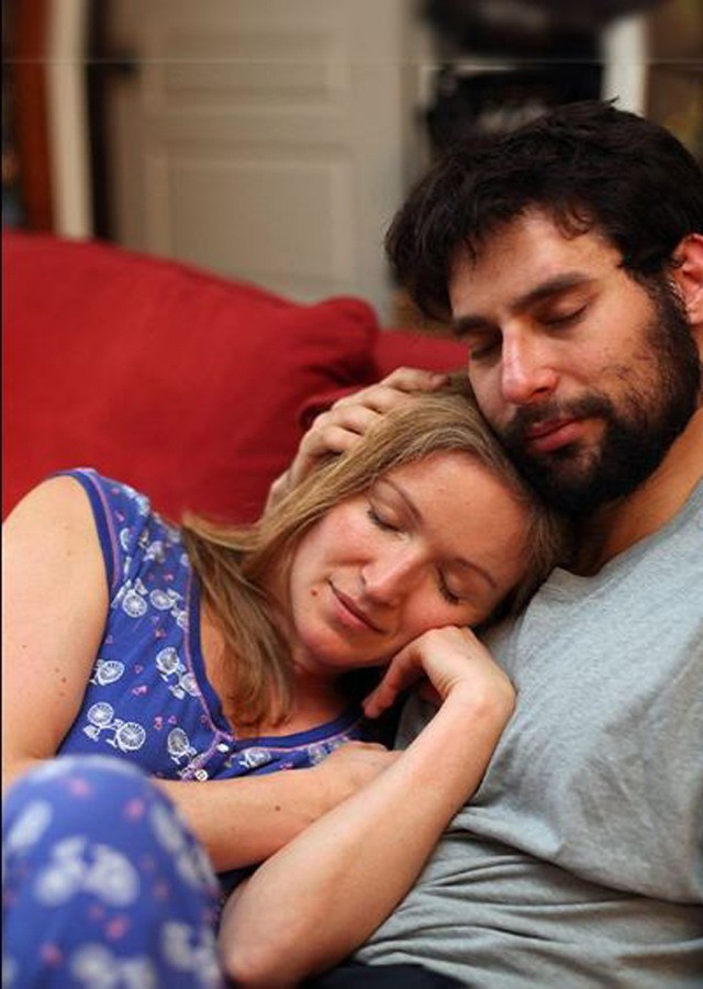 Saskia Larsen bỏ ra 80 đô la mỗi giờ để thuê dịch vụ ôm ấp chuyên nghiệp.