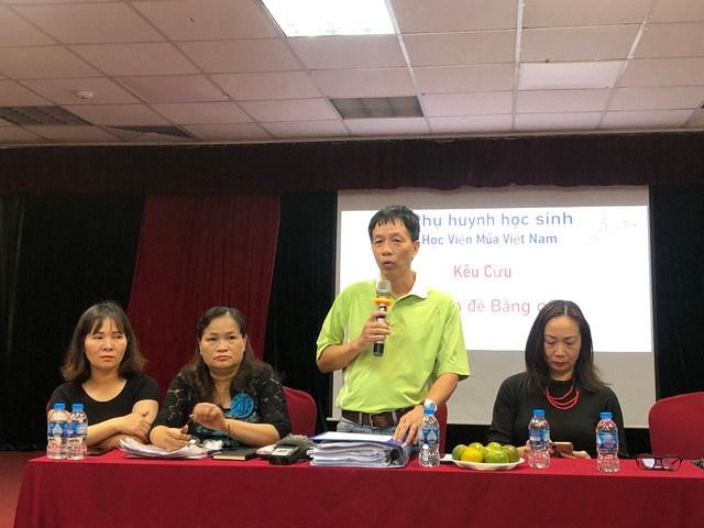 Hội phụ huynh học sinh 'kêu cứu' thay cho tương lai của con em.