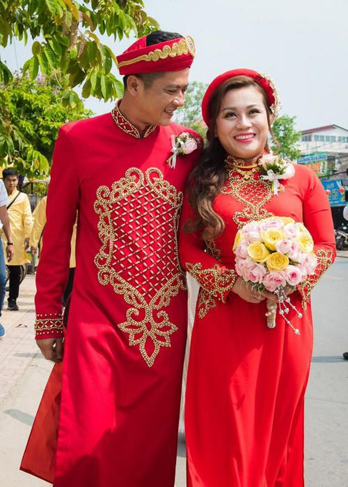 Cô cũng từng phẫu thuật thẩm mỹ trong một lần về Việt Nam