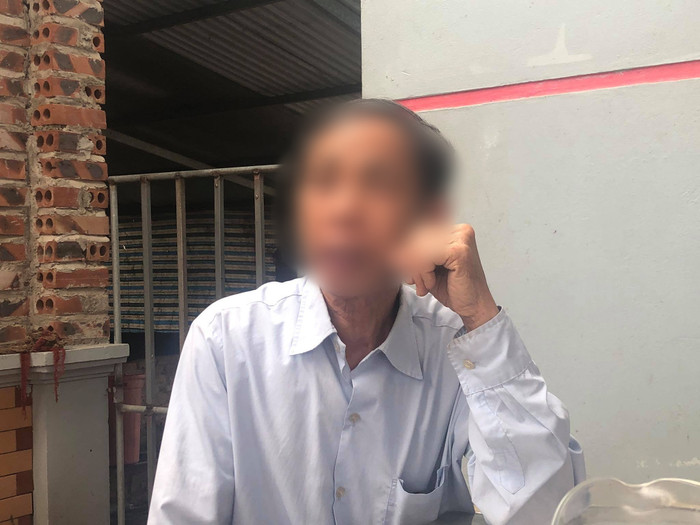 Ông nội cháu D. đau đớn sau vụ việc.