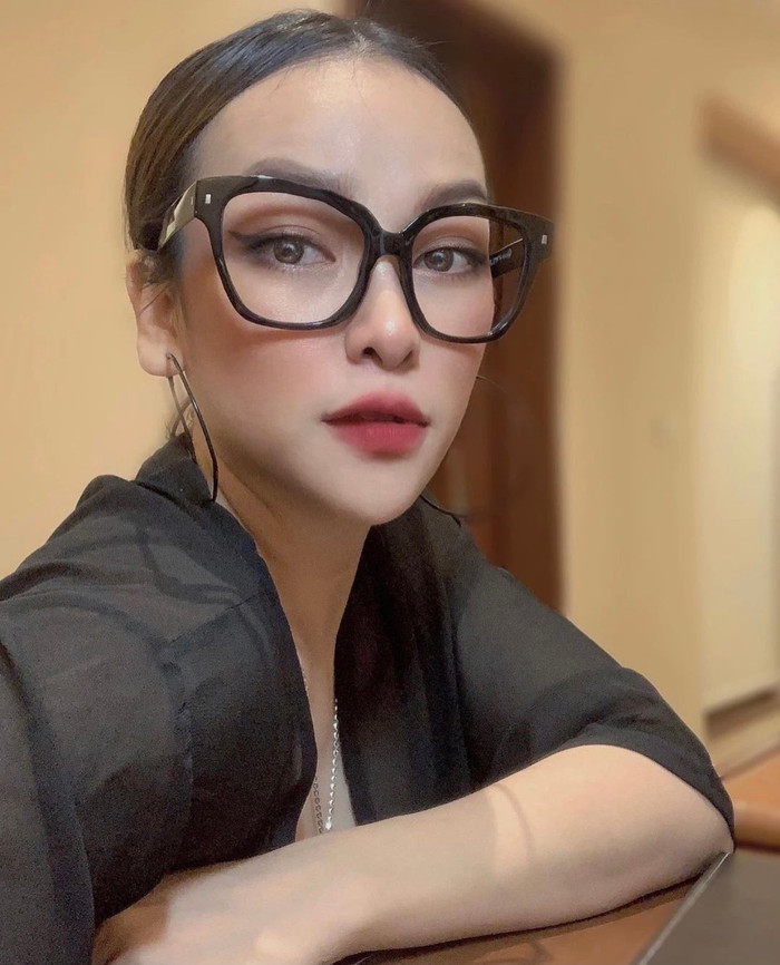 Nhan sắc xinh đẹp của Phương Thúy - vợ đầu của Minh Nhựa