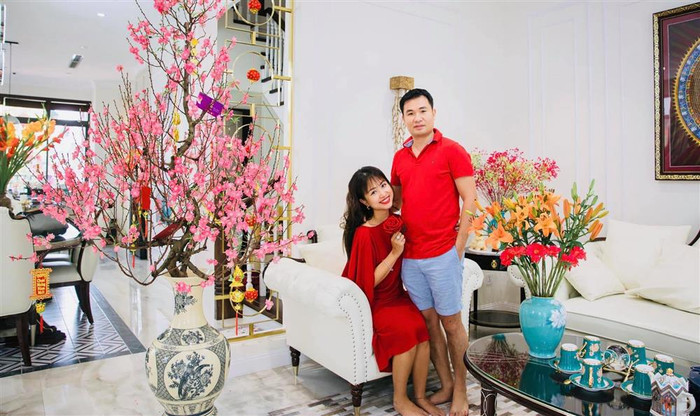 Vân Hugo cùng chồng mới 