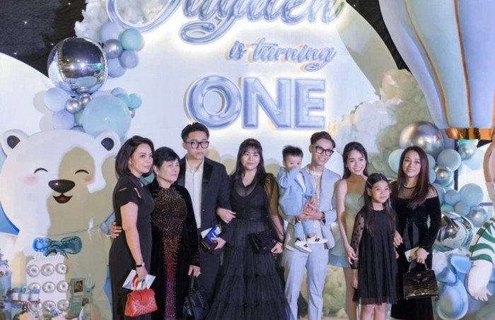 Trước đó, cô cũng đã xuất hiện tại tiệc sinh nhật cháu ngoại