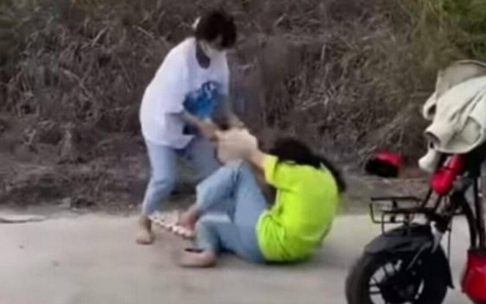 Vụ nữ sinh THCS ở Cà Mau bị bạn dùng nón bảo hiểm đánh túi bụi: Sở GD&ĐT lên tiếng? Ảnh 2