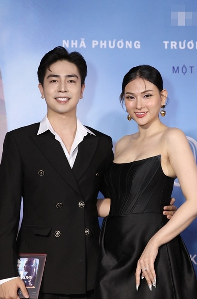 Nếu trang phục tôn được thềm ngực căng đầy cùng làn da trắng sứ nơi người mặc...