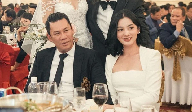 Có thể nói, sau khi hẹn hò với doanh nhân Đức Huy - chồng cũ Lệ Quyên, người đẹp Cẩm Đan đã hoàn toàn 'đổi đời'.