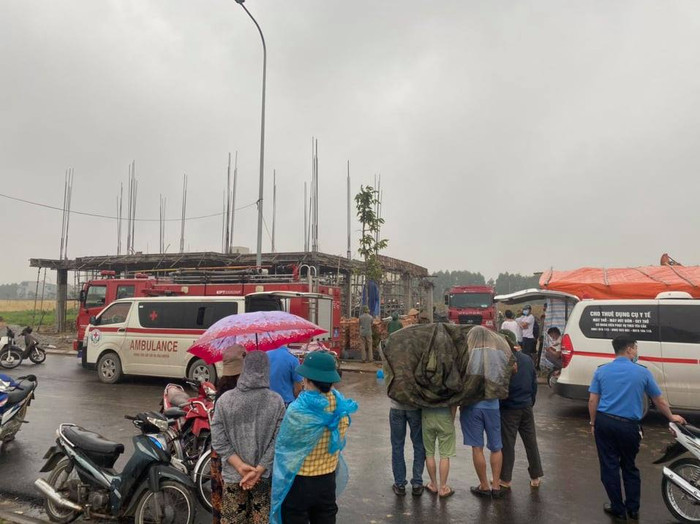 Bắc Ninh: Giàn giáo công trình sập lúc công nhân đang nghỉ trưa khiến 2 người thiệt mạng Ảnh 2