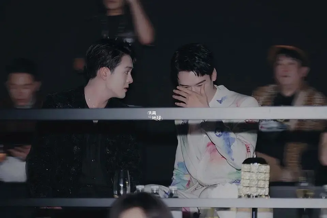 Hình ảnh tương tác của hai nam diễn viên điển trai Cung Tuấn và Tăng Thuấn Hy khiến fan phấn khích Ảnh 4