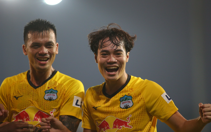 VIDEO: Cận cảnh Văn Toàn ghi bàn cực tinh tế xé lưới Hải Phòng Ảnh 2