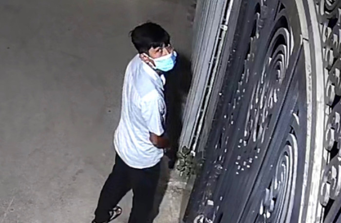 Camera ghi lại tên trộm đột nhập nhà ông Đ.